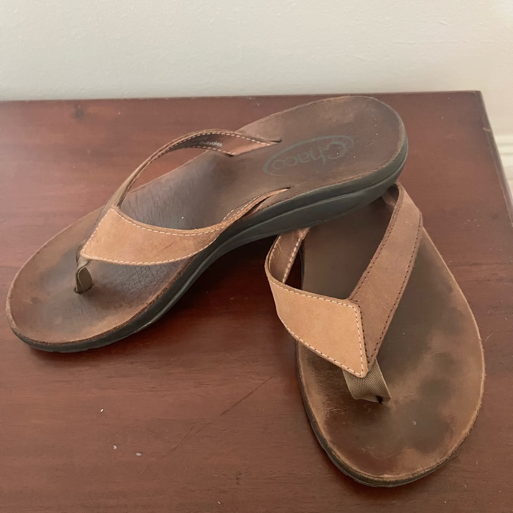 Chaco Women’s leather flip flop